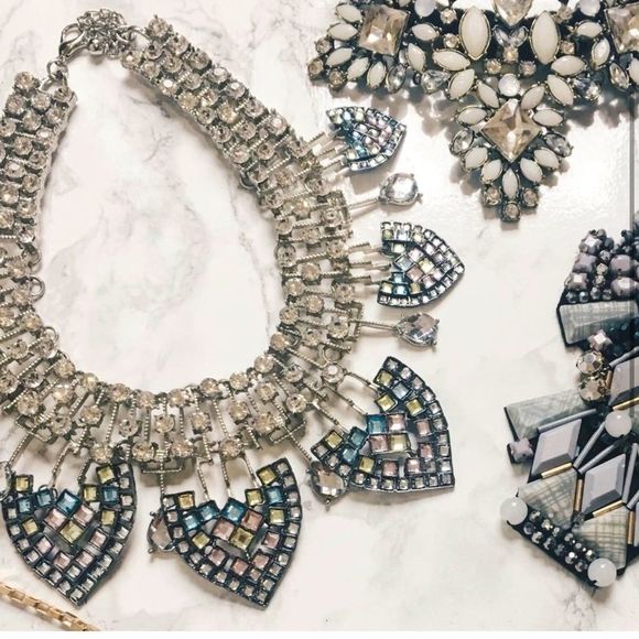 “BOHEMIAN NIGHTS” Crystal Rhinestone Statement Necklace - Picture 4 of 15